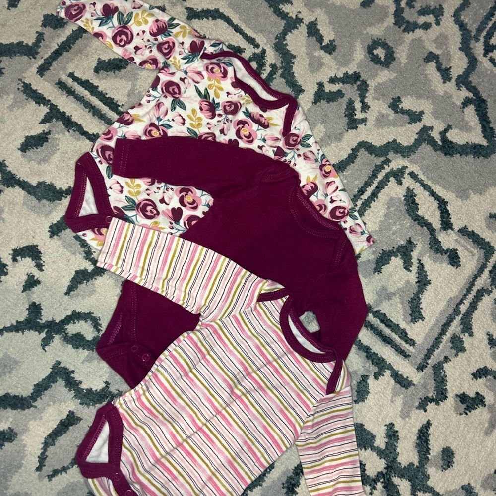 Chick pea onesie set 3-6 months​